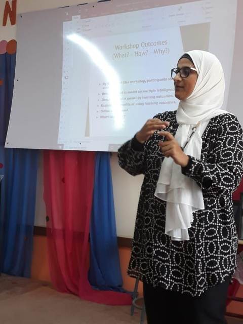 ورش لتحسين مهارات نطق اللغة الإنجليزية لمدرسي المادة 